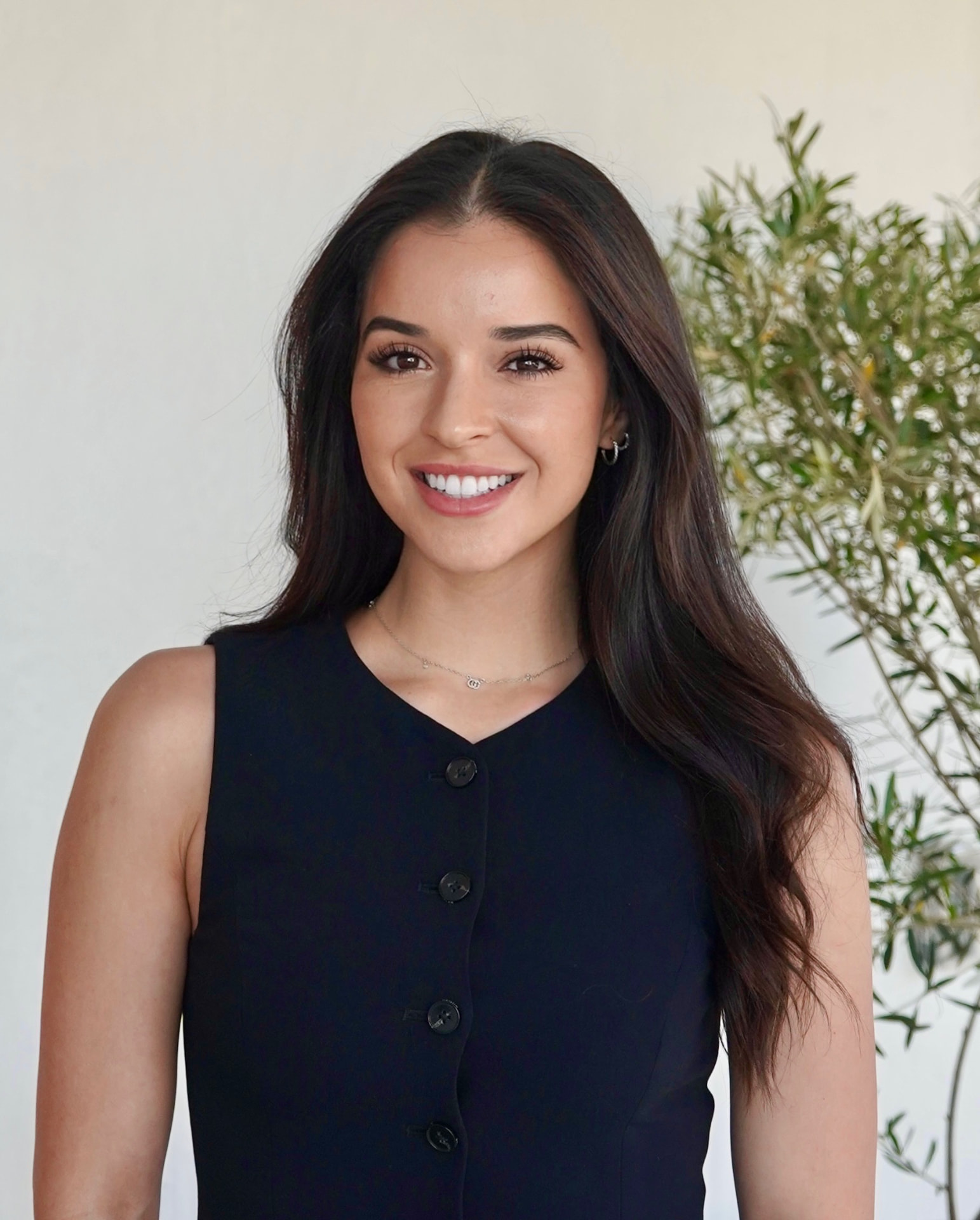 Eileen Mirabal, loan officer with Exclusive Mortgage Company, helping military homebuyers
